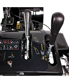 Снегоуборочные, подметальные машины: Снегоотбрасыватель Champion ST 662E 6.5 л.с./61см, 6F/2R, колеса, 3.6л, 80.5кг, эл.стартер, фары, обогрев рук фотографии