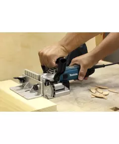 Купить Фрезер Makita PJ7000J 710Вт 11000об/мин макс.ход 20мм, изображение 3 в интернет-магазине Irkshop.ru