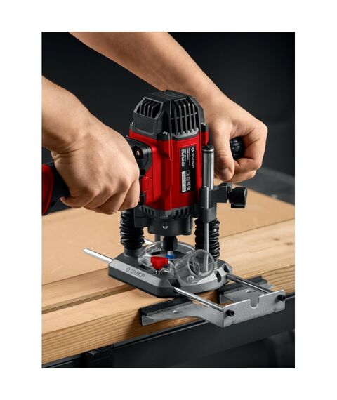 Универсальный фрезер Зубр ФМР-1250 1200 Вт, 50 мм фотографии