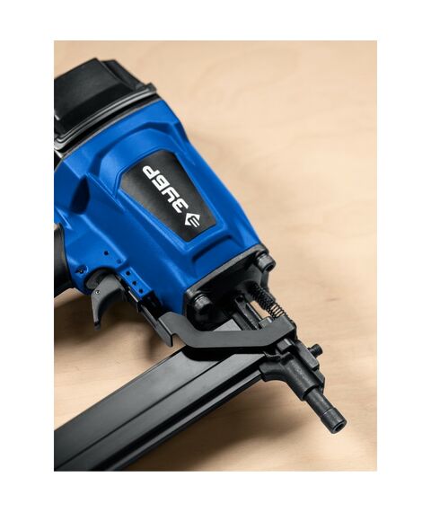 Пневматический нейлер Зубр Профессионал CN-40 для гвоздей по бетону и металлу [31940] фотографии