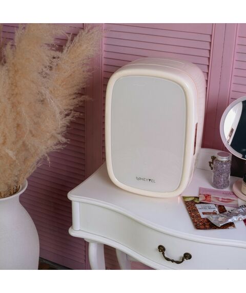 Мини-холодильник для косметики Meyvel MB-12C1W фотографии