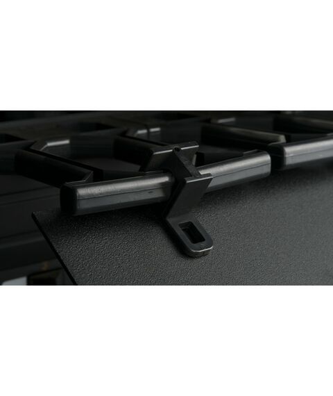 Кабельный органайзер Nikomax NMC-OP100CF-1U-BK 19", 1U, полезная глубина 100 мм, металлический, с пластиковыми пальцами, с крышкой, черный фотографии