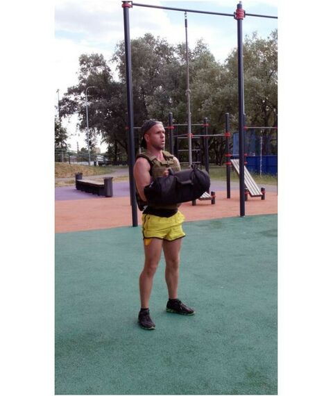 Функциональный тренинг: Сэндбэг Original FitTools FT-SNDBG-10 нагрузка до 10 кг фотографии