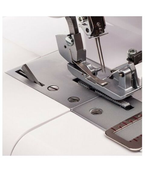 Швейные машинки: Оверлок Comfort 110 фотографии