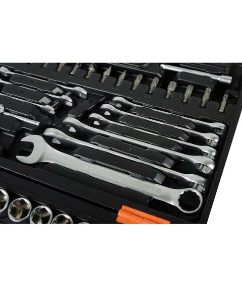 Наборы инструментов и ключи: Набор инструментов Вихрь АВТО 82 предмета 1/2", 1/4", CrV, в кейсе [73/6/7/6] фотографии