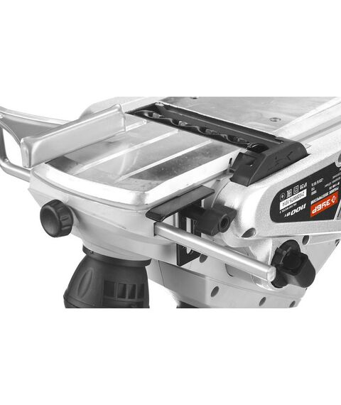 Рубанки: Рубанок электрический Зубр Мастер ЗР-1100-110 глубина 3.5 мм, 16000 об/мин, 110 мм, 1100 В фотографии