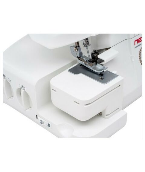 Швейные машинки: Оверлок Necchi 4455D 2, 3, 4-ниточный шов, дифференциальная подача, скорость 1200 стежков/мин фотографии