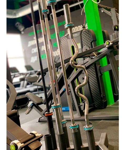 Грифы для штанги:  Гриф для штанги олимпийский для пауэрлифтинга 2200 мм (до 680 кг, замки-пружины) D50 мм PROFI-FIT фотографии