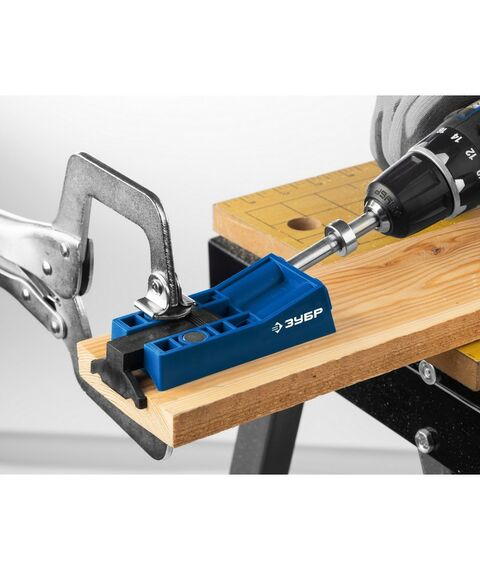 Столярно-слесарный инструмент: Кондуктор двойной Зубр 30091 для глухих отверстий, два отверстия, в кейсе фотографии