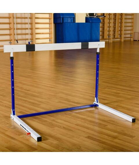 Легкая атлетика:  Барьер для легкой атлетики переменной высоты (складной, с противовесом) фотографии
