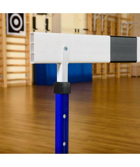 Легкая атлетика:  Барьер для легкой атлетики переменной высоты (складной, с противовесом) фотографии