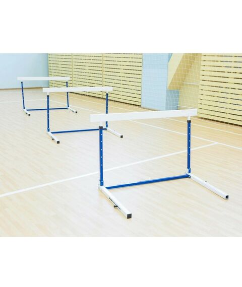 Легкая атлетика:  Барьер для легкой атлетики переменной высоты (складной, с противовесом) фотографии