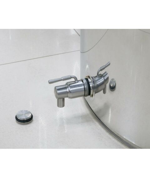 Емкости из нержавеющей стали:  Ёмкость (бочка) для хранения и брожения 750 л фотографии