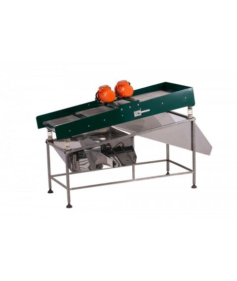 Дробилки и мялки:  Комбайн с гребнеотделителем для сортировки некондиционной ягоды фотографии