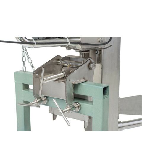 Моторы лодочные:  Лиман, прямая ременная передача, двигатель Lifan, 9 л.с., расход 2 л/ч фотографии