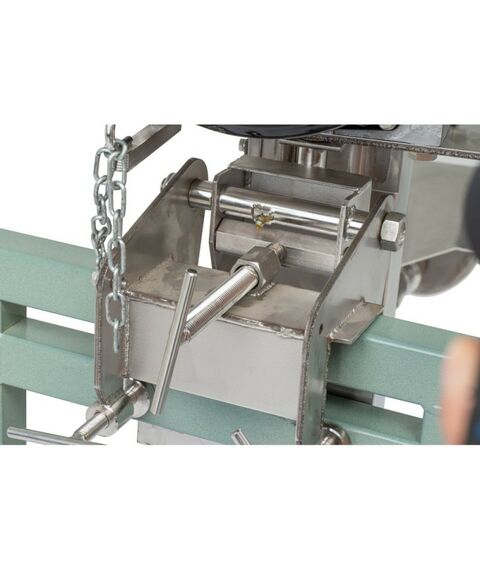 Моторы лодочные:  Лиман, прямая ременная передача, двигатель Lifan, 9 л.с., расход 2 л/ч фотографии