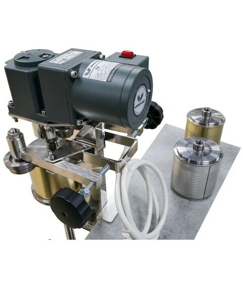 Закаточные машинки:  М3Э 02 для закатки жестяных банок полуавтоматическая с 3-мя патронами фотографии