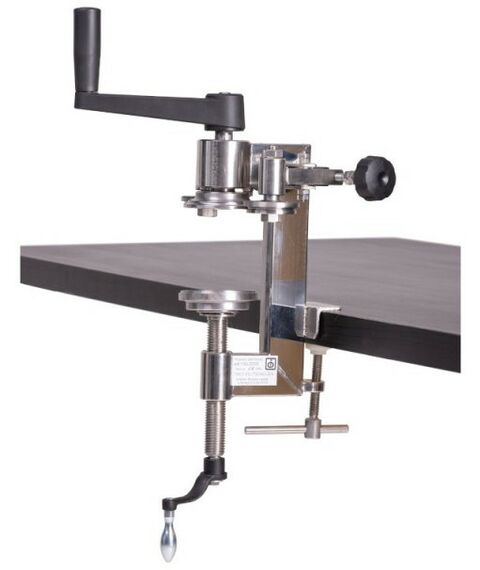 Закаточные машинки:  М3 04 для закатки жестяных банок ручная фотографии