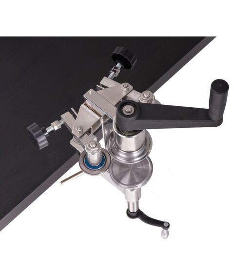 Закаточные машинки:  М3 04 для закатки жестяных банок ручная фотографии