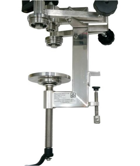 Закаточные машинки:  М3 07 для закатки жестяных банок ручная с 3-мя патронами фотографии