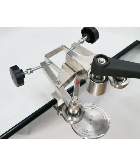 Закаточные машинки:  М3 07 для закатки жестяных банок ручная с 3-мя патронами фотографии