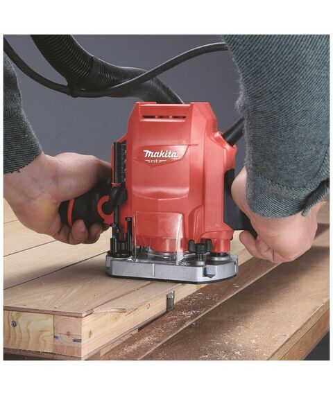 Фрезеры: Фрезер Makita М3601 900Вт, 27000 об/мин, ход 35мм, цанга 8мм, 2.7кг фотографии