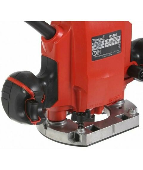 Фрезеры: Фрезер Makita М3601 900Вт, 27000 об/мин, ход 35мм, цанга 8мм, 2.7кг фотографии