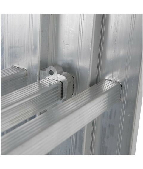 Стремянки и лестницы: Лестница TUNDRA 10 ступеней трехсекционная, алюминиевая фотографии