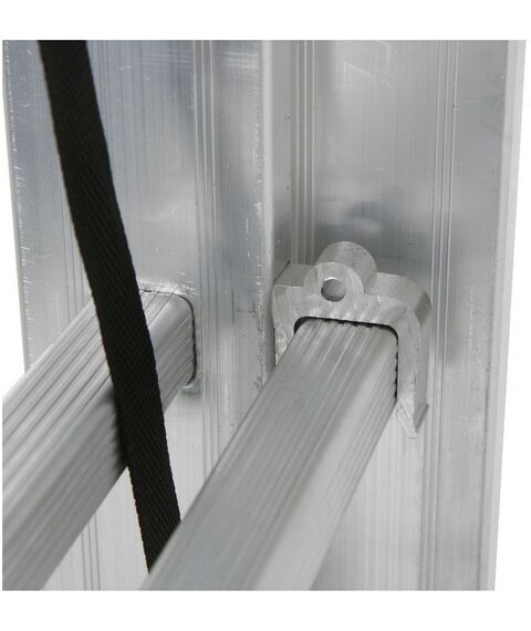 Стремянки и лестницы: Лестница TUNDRA 11 ступеней двухсекционная, алюминиевая фотографии