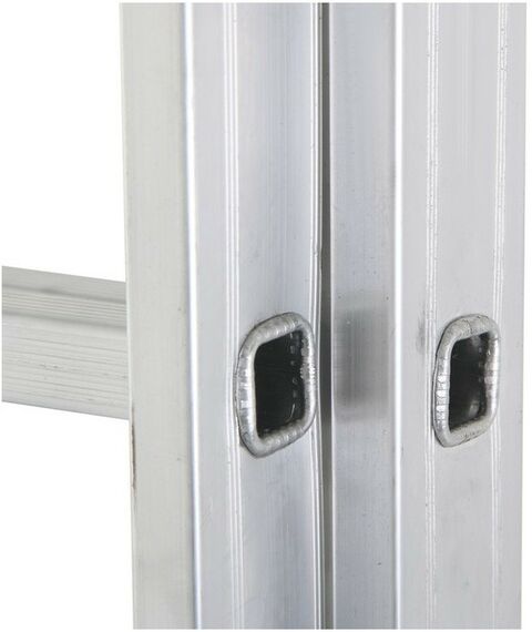 Стремянки и лестницы: Лестница TUNDRA 12 ступеней двухсекционная, алюминиевая фотографии