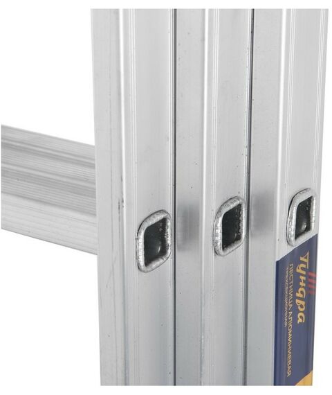 Стремянки и лестницы: Лестница TUNDRA 8 ступеней трехсекционная, алюминиевая фотографии