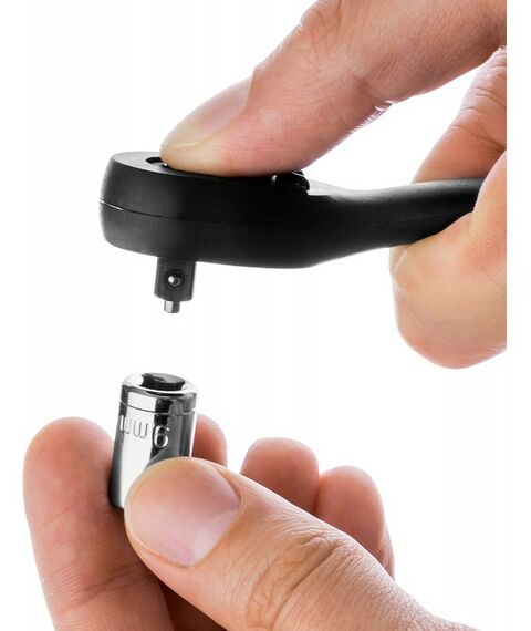 Столярно-слесарный инструмент: Трещотка для торцовых головок KRAFTOOL 1/4" 72 зубца пластиковое покрытие [27796-1/4] фотографии