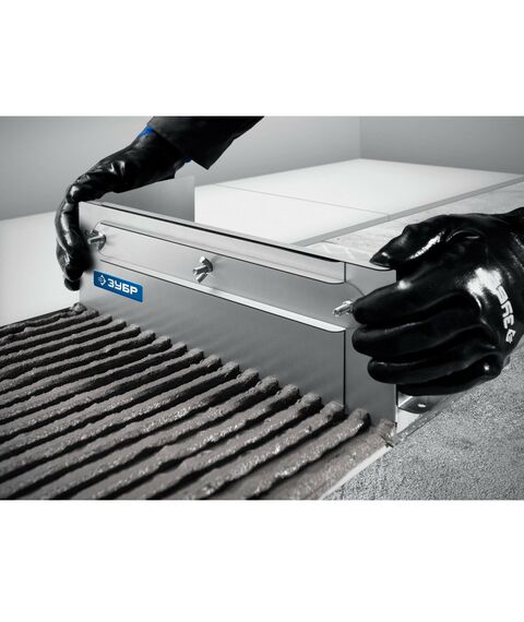 Раздвижная гребенка для плитки Зубр Профессионал зуб 12*12 мм до 600 мм, оцинкованная сталь [08045-12] фотографии