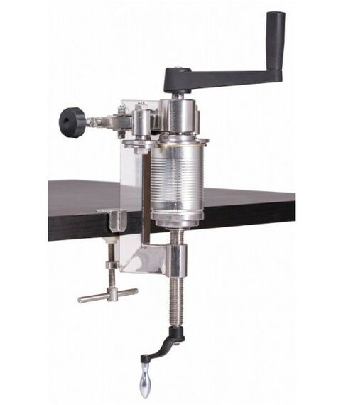 Закаточные машинки:  М3 04 для закатки жестяных банок ручная фотографии