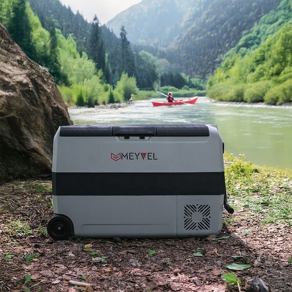 Компрессорный автохолодильник Meyvel AF-SD50 фотографии