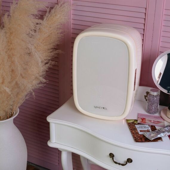 Мини-холодильник для косметики Meyvel MB-12C1W фотографии