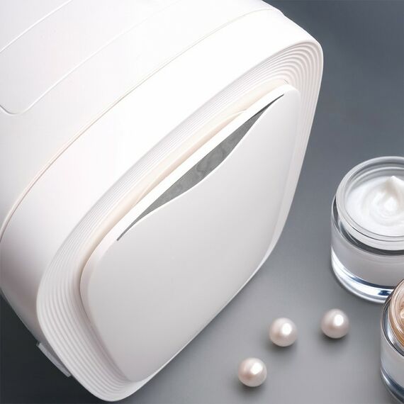 Холодильник для косметики и напитков Meyvel MB-12C2W фотографии