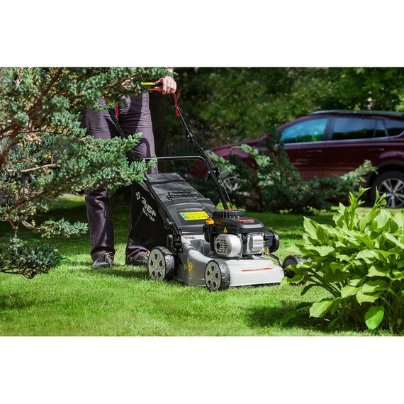 Газонокосилка бензиновая Зубр ГКБ-400 400 мм 4 л.с. фотографии