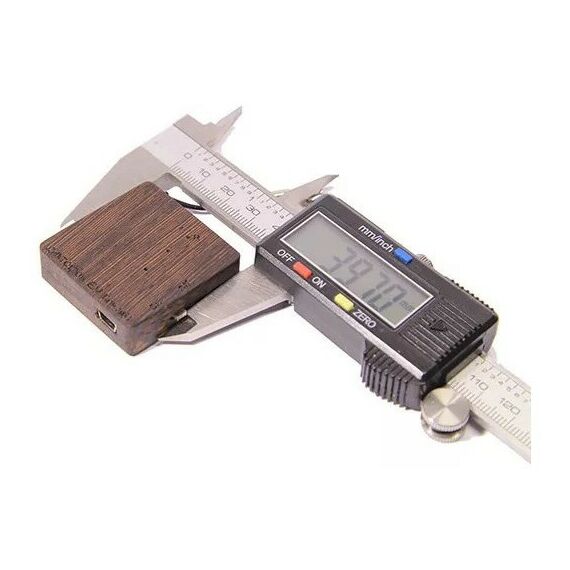 Цифровые диктофоны: Цифровой диктофон Edic-mini Tiny S A61w-300h дерево, размер 12*40*40мм, вес 20г, автономность до 100ч, аккумулятор фотографии