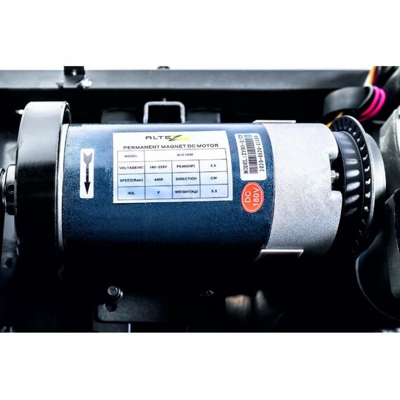 Беговые дорожки: Электрическая домашняя беговая дорожка Altezani ALS 1200 фотографии