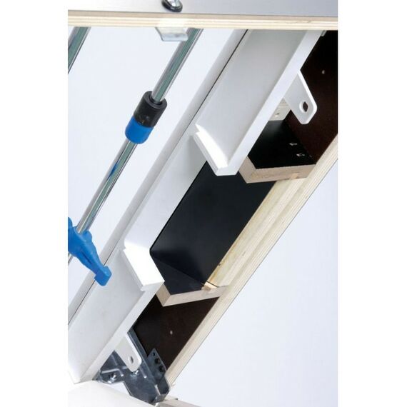 Настольный футбол: Настольный футбол с жетоноприемником Garlando World Champion 153x77x92см фотографии