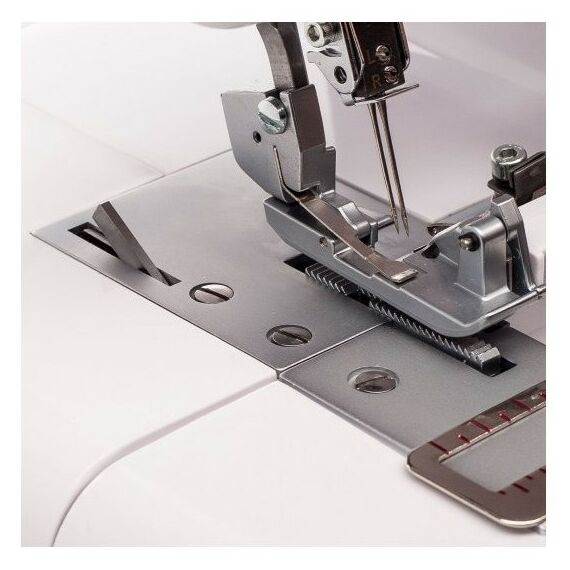 Швейные машинки: Оверлок Comfort 110 фотографии