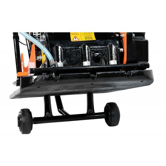 Виброплиты, вибраторы: Виброплита Samsan PC 292 двигатель SAMSAN SM200, 6.5 л.с., вес 82 кг, колеса, с баком фотографии