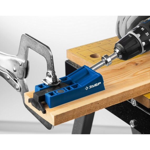 Столярно-слесарный инструмент: Кондуктор двойной Зубр 30091 для глухих отверстий, два отверстия, в кейсе фотографии