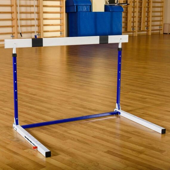 Легкая атлетика:  Барьер для легкой атлетики переменной высоты (складной, с противовесом) фотографии