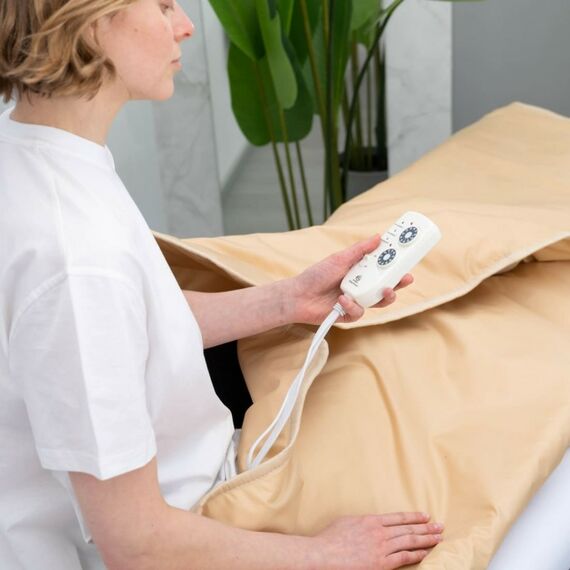 Электропростыни и одеяла: Термоодеяло для обертывания и инфракрасной сауны EcoSapiens Infrasauna 220х180 см бежевое фотографии