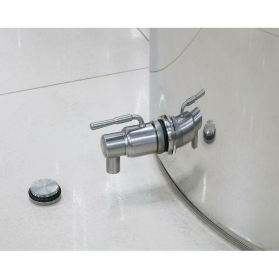 Емкости из нержавеющей стали:  Ёмкость (бочка) для хранения и брожения 750 л фотографии