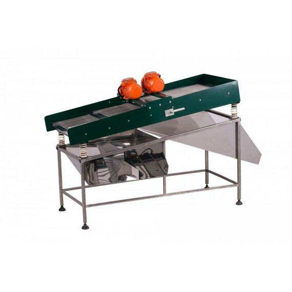 Дробилки и мялки:  Комбайн с гребнеотделителем для сортировки некондиционной ягоды фотографии