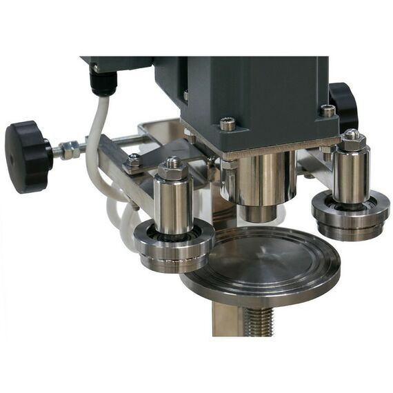 Закаточные машинки:  М3Э 02 для закатки жестяных банок полуавтоматическая с 3-мя патронами фотографии