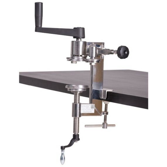 Закаточные машинки:  М3 04 для закатки жестяных банок ручная фотографии